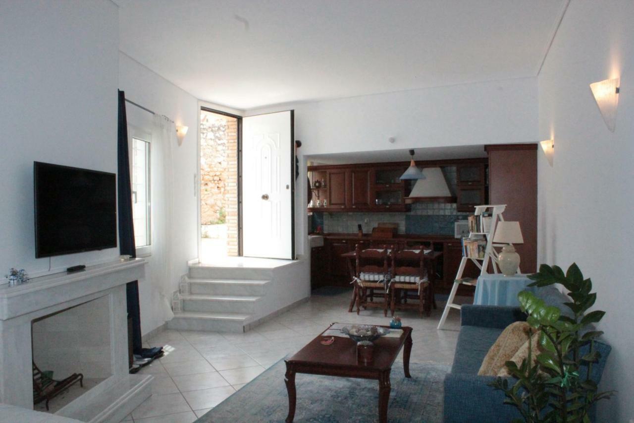 Seafarer'S Suite Galaxidi Exterior photo